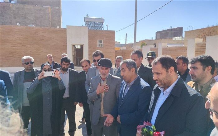 رفتار معلمانه آقای وزیر در مراسم افتتاح مجتمع برکت شهید سلیمانی