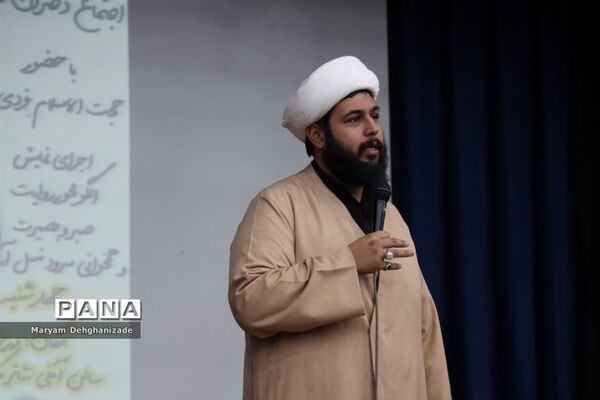 دختران حاج قاسم؛ به یاد پدر و به همراه تجلیل از مادر