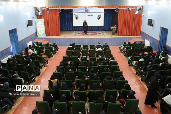 دختران حاج قاسم؛ به یاد پدر و به همراه تجلیل از مادر