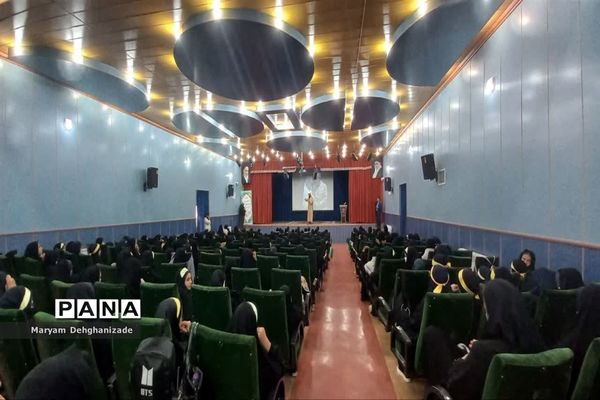 دختران حاج قاسم؛ به یاد پدر و به همراه تجلیل از مادر