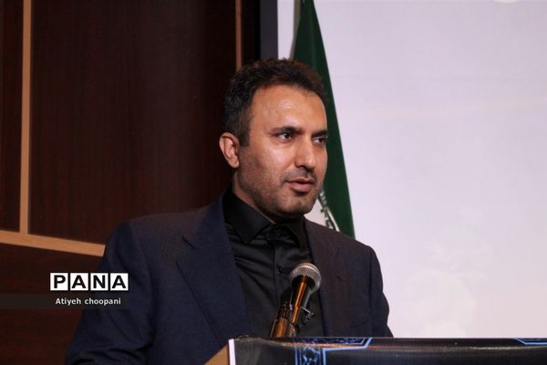 تقدیر از برگزیدگان مسابقه «گزارشگر اربعین باشید»