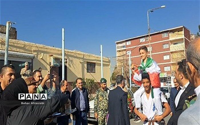 کسب مدال طلای جهانی در مسابقات جهانی ۲۰۲۳ کاراته گرجستان توسط دانش‌‌آموز رباط‌کریم/ فیلم