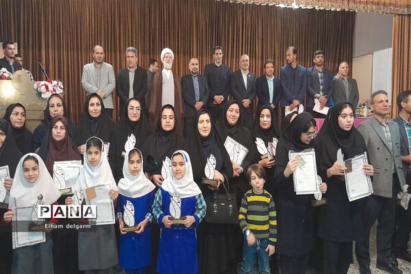 آیین تقدیر از برگزیدگان جشنواره های دانش‌آموزی شوشتر