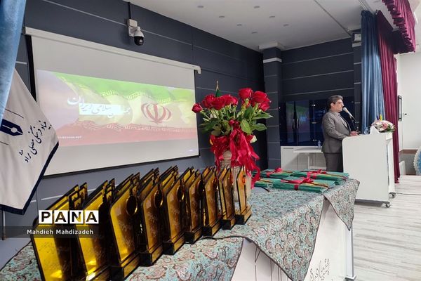 آیین تجلیل از پژوهشگران برتر سال ۱۴۰۲-۱۴۰۱ در آموزش و پرورش ناحیه ۶ مشهد