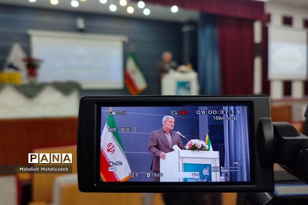 آیین تجلیل از پژوهشگران برتر سال ۱۴۰۲-۱۴۰۱ در آموزش و پرورش ناحیه ۶ مشهد