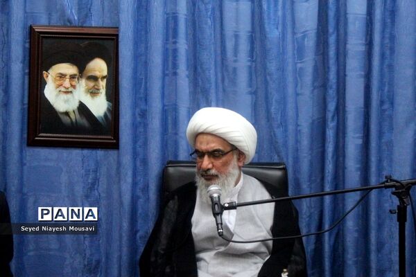 دیدار شورای معاونان آموزش و پرورش استان بوشهر با نماینده ولی فقیه در استان و امام جمعه بوشهر