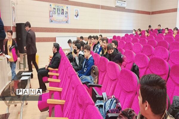 اهدای جوایز به برگزیدگانِ مسابقات قرآن و عترت شهرستان ایوان
