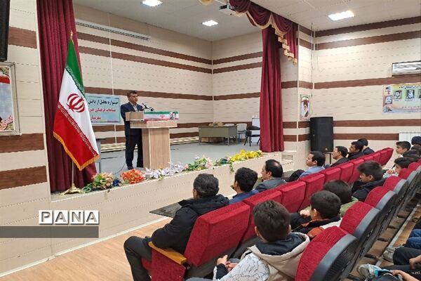 اهدای جوایز به برگزیدگانِ مسابقات قرآن و عترت شهرستان ایوان