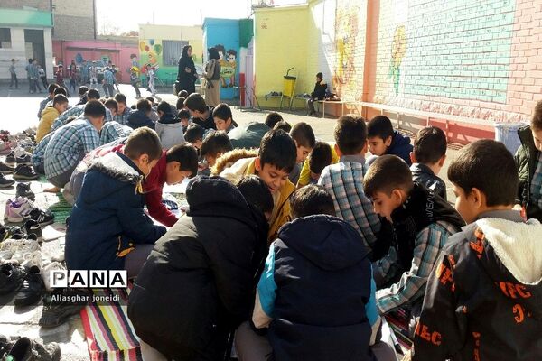 همایش نقاشی همگانی به‌مناسبت ولادت حضرت زهرا(س) و روز مادر در شهرستان پیشوا