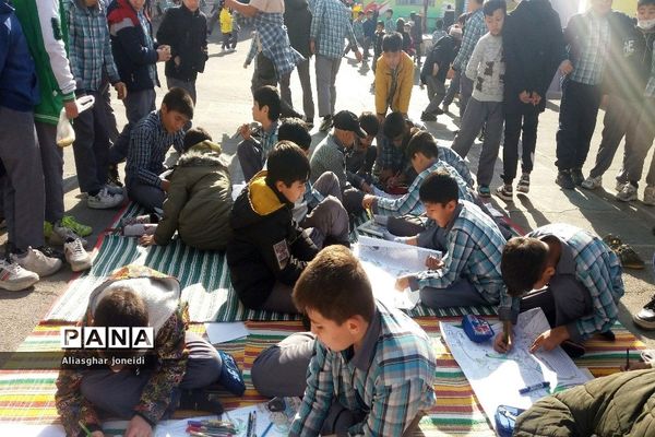 همایش نقاشی همگانی به‌مناسبت ولادت حضرت زهرا(س) و روز مادر در شهرستان پیشوا