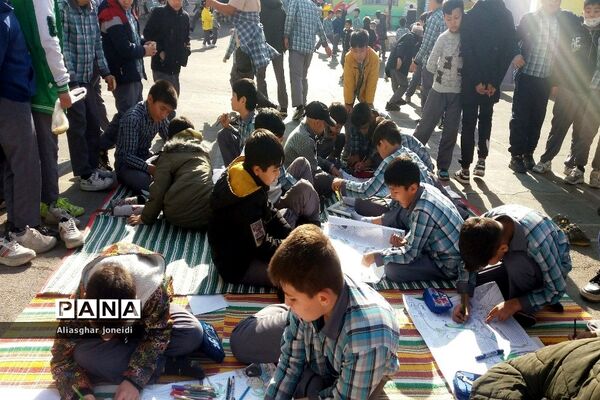 همایش نقاشی همگانی به‌مناسبت ولادت حضرت زهرا(س) و روز مادر در شهرستان پیشوا