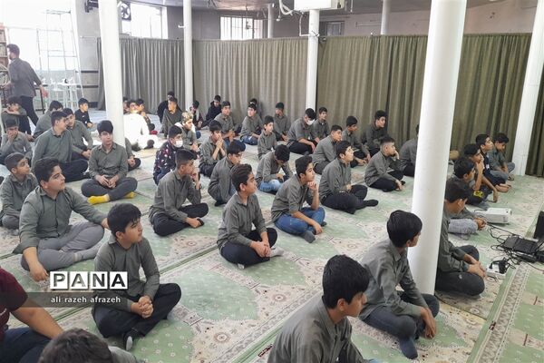 برنامه های دهه بصیرت با حضور دانش‌آموزان پیشتاز در اندیمشک