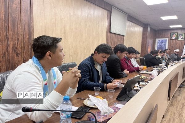 نشست هم‌اندیشی معاون استاندار خراسان‌رضوی با نمایندگان تشکل های دانش‌آموزی نیشابور