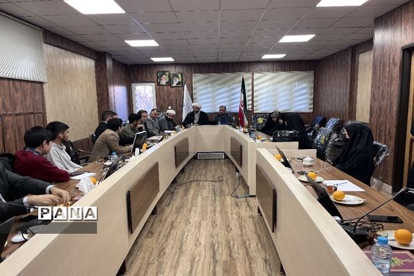 نشست هم‌اندیشی معاون استاندار خراسان‌رضوی با نمایندگان تشکل های دانش‌آموزی نیشابور