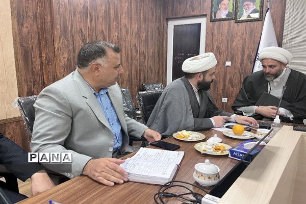 نشست هم‌اندیشی معاون استاندار خراسان‌رضوی با نمایندگان تشکل های دانش‌آموزی نیشابور