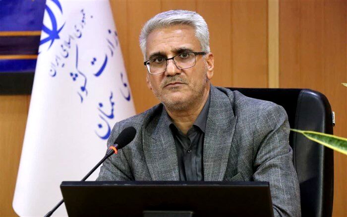 معلمان، سربازان گمنام و افسران سپاه پیشرفت هستند