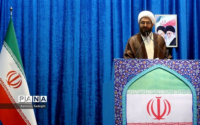 انقلاب اسلامی موجب احیای هویت زن معاصر ایرانی شد