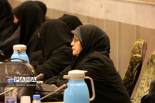 آیین تجلیل از بانوان فرهنگی «همسر شهید» در قم