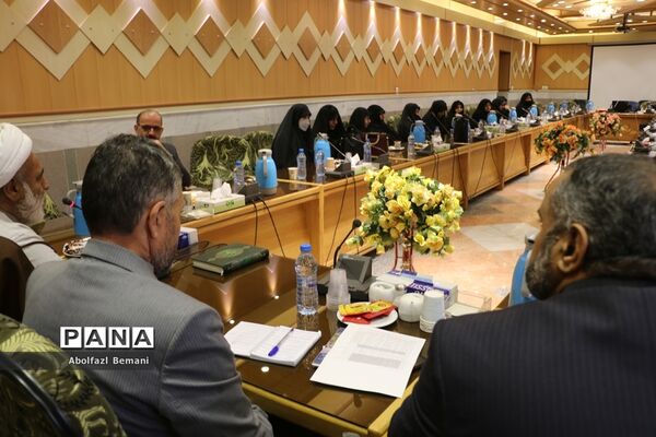 آیین تجلیل از بانوان فرهنگی «همسر شهید» در قم