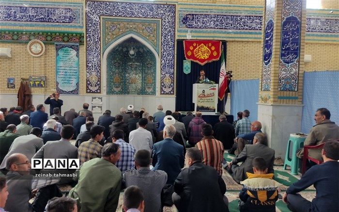 مردم بصیر سروستان در آستانه حماسه ۹ دی، با سلاح آگاهی، به میدان نماز جمعه آمدند/فیلم