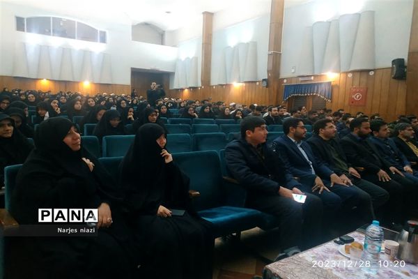 برگزاری همایش معلمان گام دوم انقلاب در شهرستان کاشمر