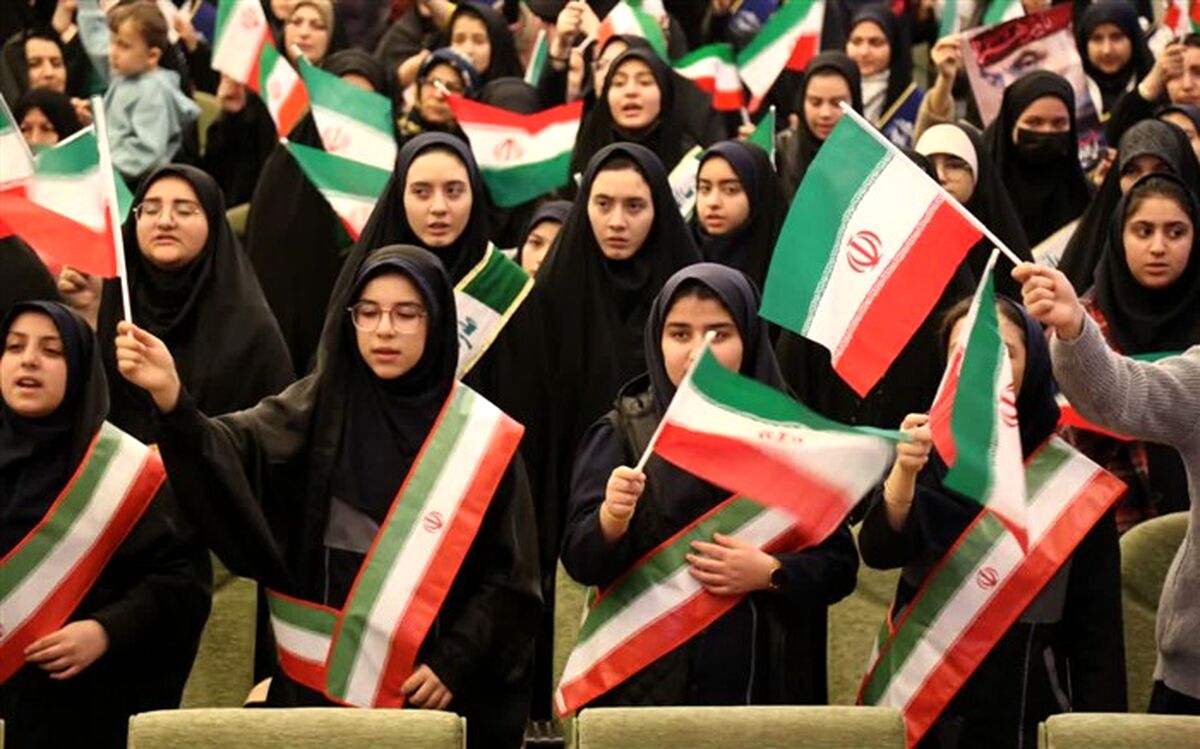 نوجوانان حاج قاسم را قهرمان ملی خود می‌دانند