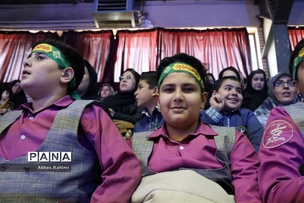 تجمع 2 هزار نفره دانش‌آموزان در سالن علی ابن ابی طالب پاکدشت