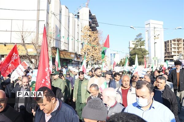 حضور پرشور فرهنگیان و دانش‌آموزان البرزی در راهپیمایی حماسه نهم دی