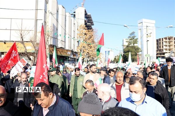 حضور پرشور فرهنگیان و دانش‌آموزان البرزی در راهپیمایی حماسه نهم دی