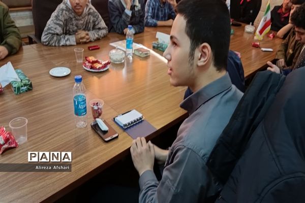 نشست هم‌اندیشی جانشینان بسیج دانش‌آموزی مدارس ناحیه چهار قم