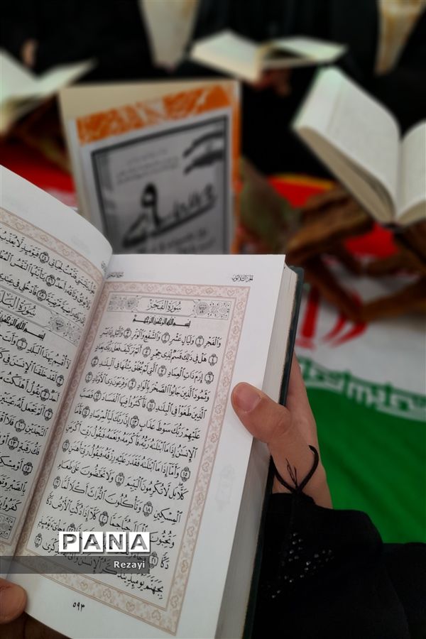 برگزاری  راهپیمایی9 دی با حضور پرشور تعدادی از دانش‌آموزان از دبیرستان غیاثی تا گلزار شهدای جندان