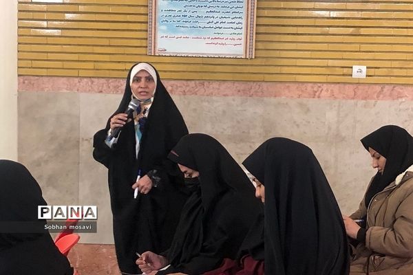 برگزاری کارگاه یکشنبه‌های تربیتی در دبستان حکمت نبوی ناحیه دو شهرری