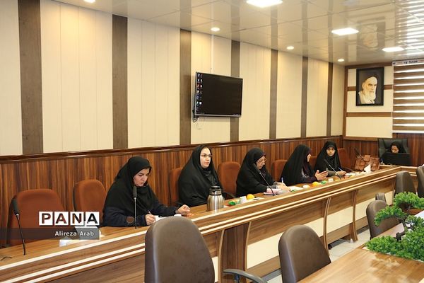 برگزاری کمیته ملی نماد در اداره آموزش و پرورش ناحیه یک شهرری