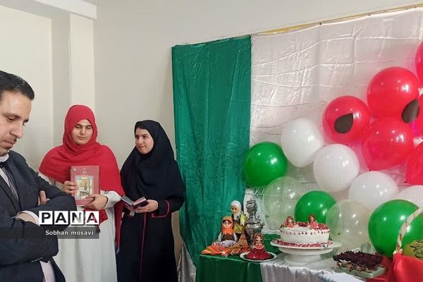 جشنواره گردشگری در دبیرستان فرزانگان حضرت زینب (س) ناحیه دو شهرری