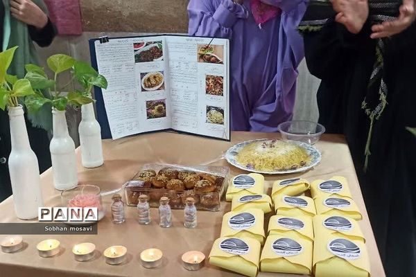 جشنواره گردشگری در دبیرستان فرزانگان حضرت زینب (س) ناحیه دو شهرری