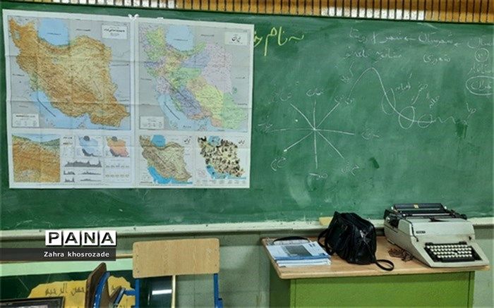 هدف اصلی من از معلمی تلاش برای یاری رساندن به آینده‌سازان کشور است