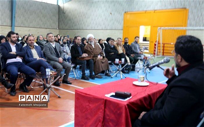نشست اندیشه‌ورزان حمایت از خانواده و جمعیت در قرچک/فیلم