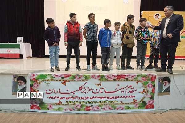 ‌مراسم دهه بصیرت ویژه دانش‌آموزان پسر در سالن شهید‌طحانی ملارد