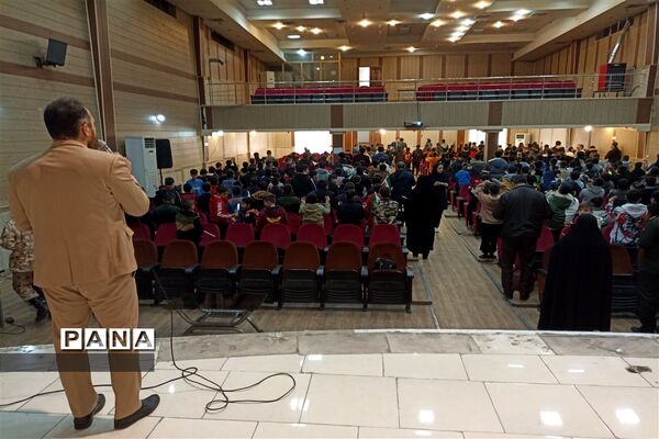 ‌مراسم دهه بصیرت ویژه دانش‌آموزان پسر در سالن شهید‌طحانی ملارد