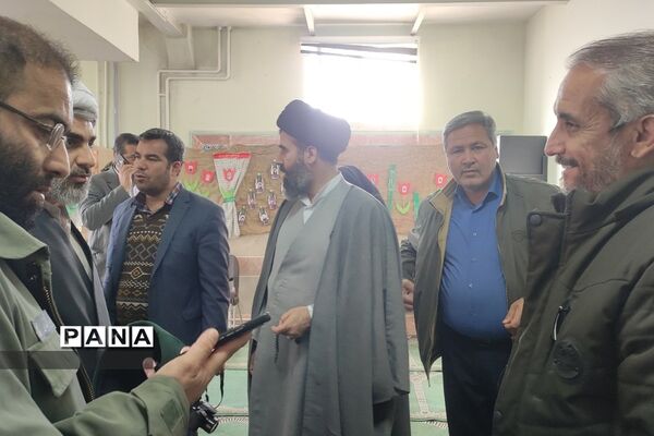 برگزاری طرح لاله‌های روشن در هنرستان دخترانه پردیس