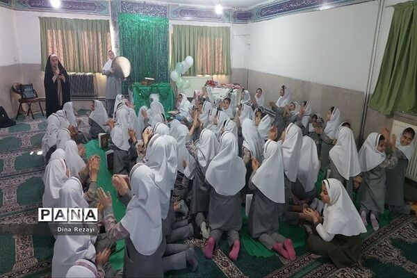 جشن آموزش سی‌‌ وسه روزه قرآن‌کریم درآموزشگاه الله‌اکبر اسلامشهر