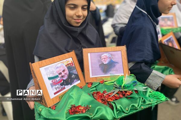 کاشت نهال به‌ نیت شهداء در دبستان ۲۲ بهمن یک ناحیه یک شهرری