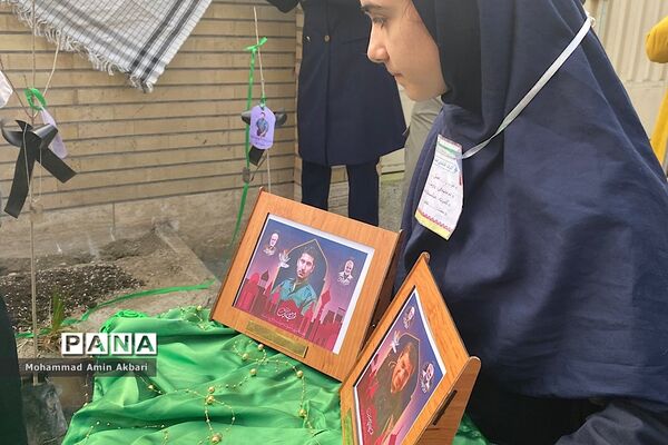 کاشت نهال به‌ نیت شهداء در دبستان ۲۲ بهمن یک ناحیه یک شهرری