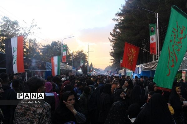 حال و هوای گلزار شهدا کرمان در چهارمین سالگرد شهادت حاج قاسم سلیمانی