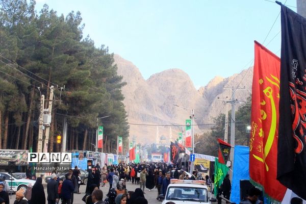 حال و هوای گلزار شهدا کرمان در چهارمین سالگرد شهادت حاج قاسم سلیمانی