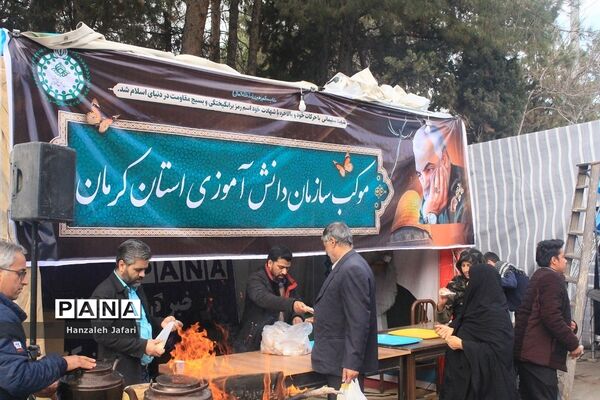 حال و هوای گلزار شهدا کرمان در چهارمین سالگرد شهادت حاج قاسم سلیمانی