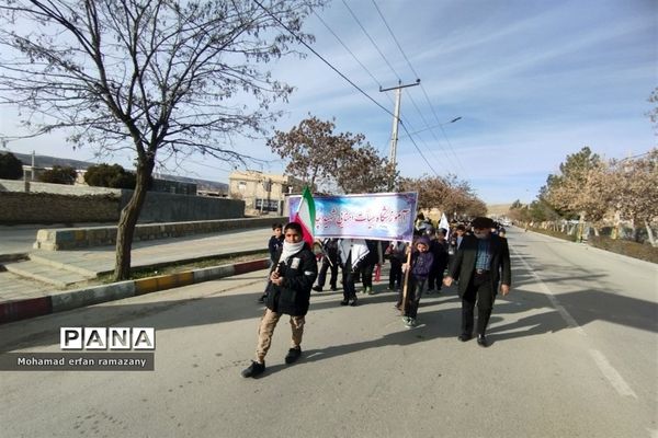 اجتماع بزرگ فرزندان حاج قاسم شهر راز