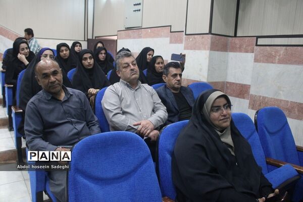 تجلیل از جهادگران عرصه سوادآموزی اداره کل آموزش و  پرورش استان بوشهر