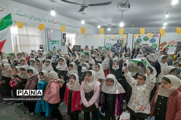 اجتماع دانش‌آموزی فرزندان حاج قاسم سلیمانی در بهاباد