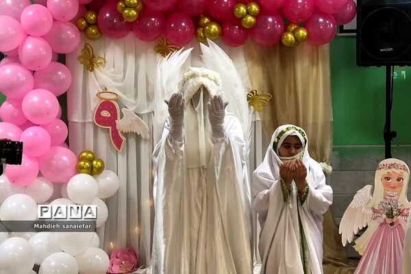 جشن تکلیف در دبستان راهیان نور ناحیه دو شهرری